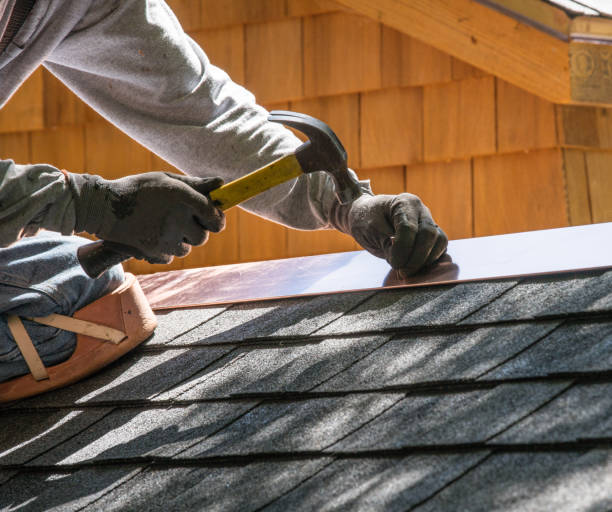 Best Emergency Roof Repair  in Chesaning, MI